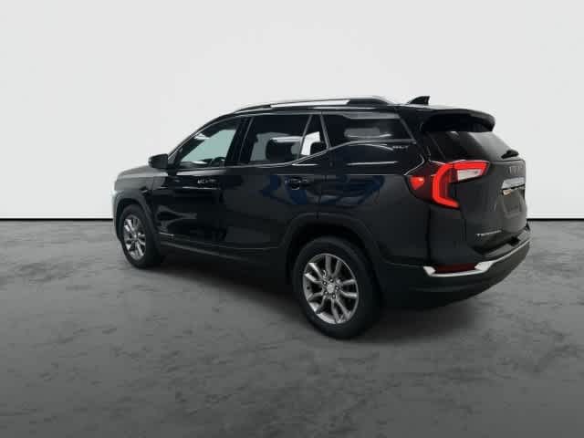 2024 GMC Terrain photo 9 of 32
