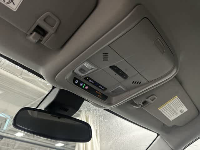 2024 GMC Terrain photo 21 of 32