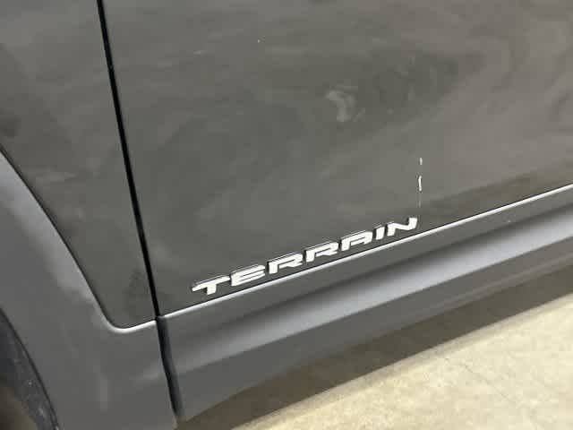 2024 GMC Terrain photo 30 of 32