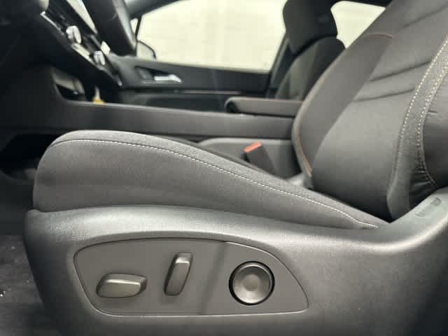 2026 Honda Prologue photo 27 of 33