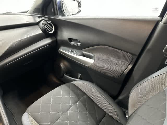 2019 Nissan Kicks photo 13 of 32