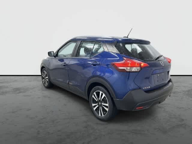 2019 Nissan Kicks photo 2 of 32
