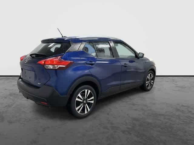 2019 Nissan Kicks photo 4 of 32