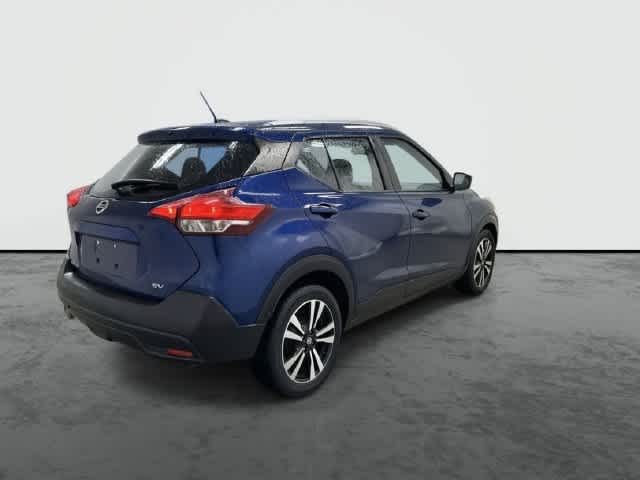 2019 Nissan Kicks photo 3 of 32