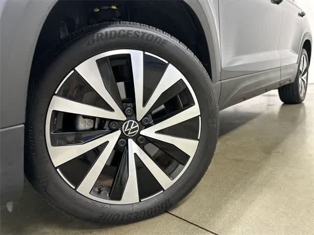 2023 Volkswagen Taos SE Platinum Gray Metallic at Honda of Clear Lake