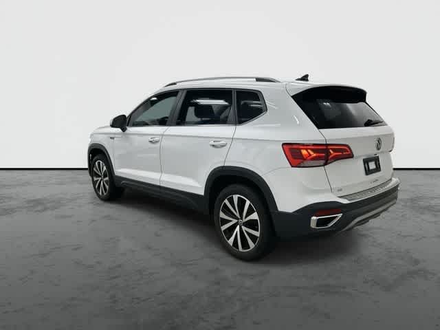 2023 Volkswagen Taos SE Pure White at HGreg Houston