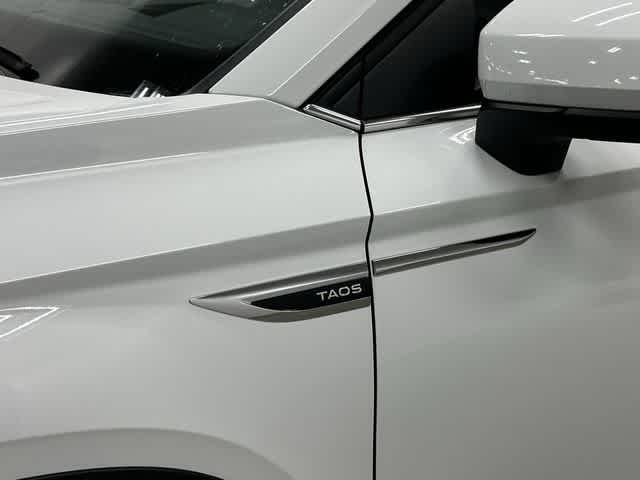 2023 Volkswagen Taos SE Pure White at HGreg Houston