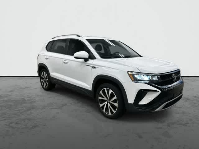2023 Volkswagen Taos SE Pure White at HGreg Houston