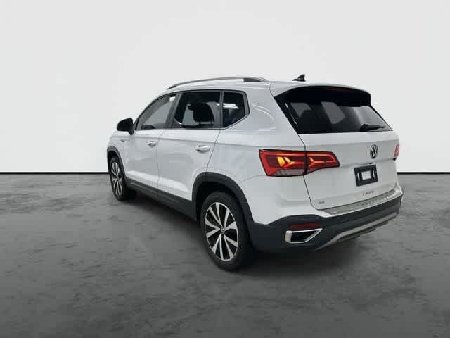 2023 Volkswagen Taos SE Pure White at HGreg Houston