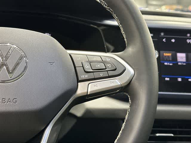 2023 Volkswagen Taos SE Pure White at HGreg Houston