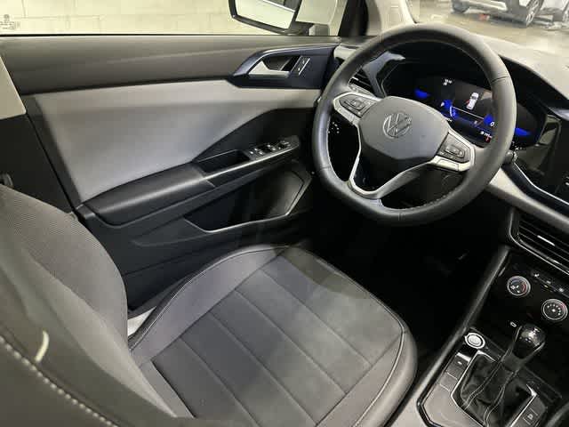 2023 Volkswagen Taos SE Pure White at HGreg Houston