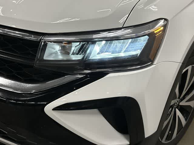 2023 Volkswagen Taos SE Pure White at HGreg Houston
