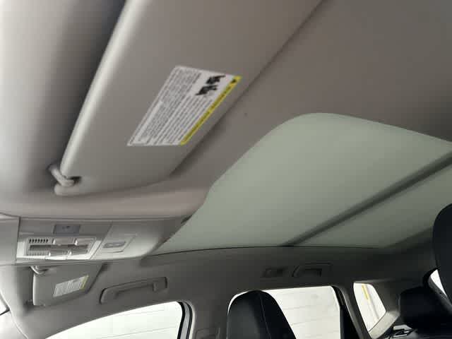 2023 Volkswagen Taos SE Pure White at HGreg Houston