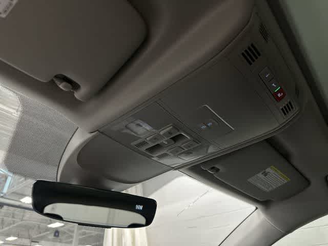 2023 Volkswagen Taos SE Pure White at HGreg Houston