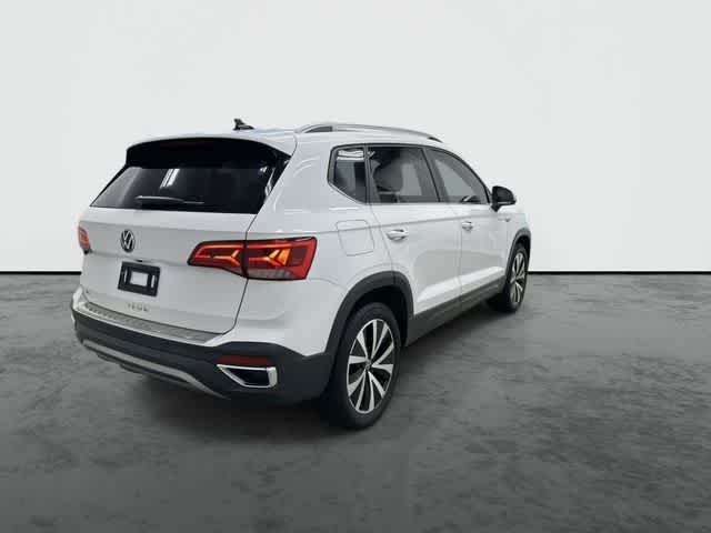 2023 Volkswagen Taos SE Pure White at HGreg Houston