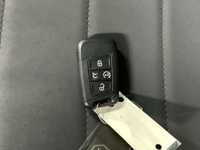 2023 Volkswagen Taos photo 32 of 32
