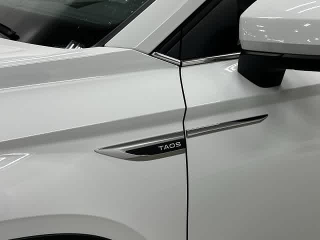 2023 Volkswagen Taos photo 30 of 32