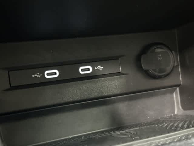 2023 Volkswagen Taos photo 25 of 32