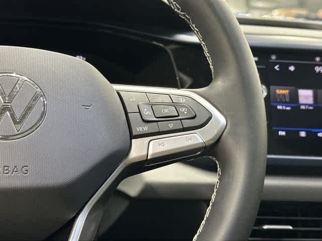 2023 Volkswagen Taos photo 18 of 32