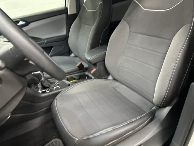 2023 Volkswagen Taos photo 10 of 32