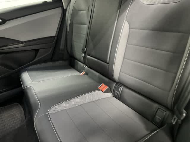 2023 Volkswagen Taos photo 11 of 32