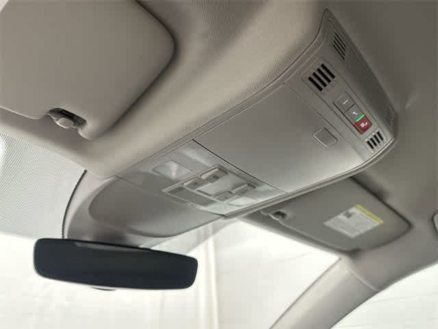 2024 Volkswagen Taos SE White at Honda of Clear Lake