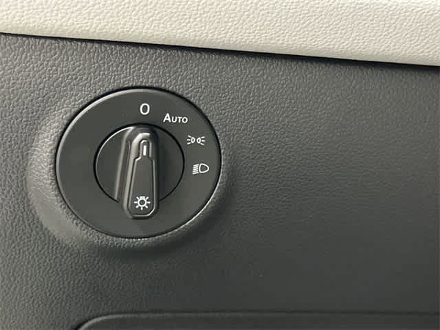 2024 Volkswagen Taos SE White at Honda of Clear Lake