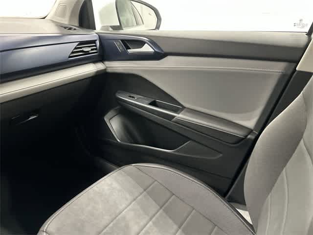 2024 Volkswagen Taos SE White at Honda of Clear Lake