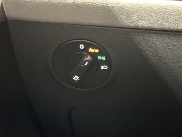 2024 Volkswagen Taos SE Platinum Gray Metallic at Texan GMC Buick