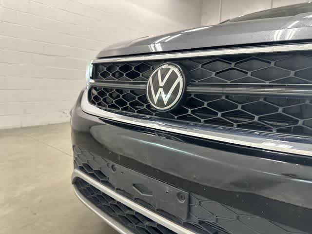 2024 Volkswagen Taos SE Platinum Gray Metallic at Texan GMC Buick