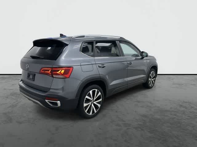2024 Volkswagen Taos SE Platinum Gray Metallic at Texan GMC Buick