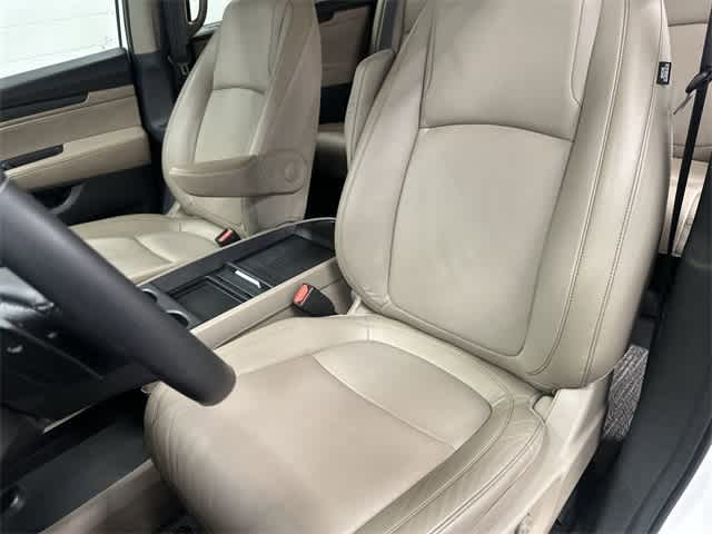2023 Honda Odyssey EX-L Platinum White Pearl at Helfman Ford
