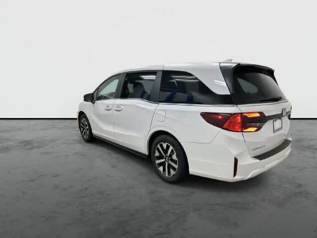 2026 Honda Odyssey photo 2 of 32