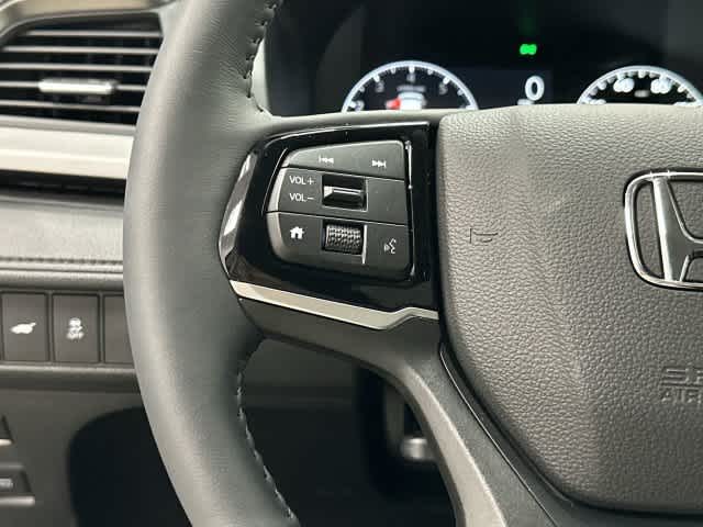 2026 Honda Odyssey photo 17 of 32