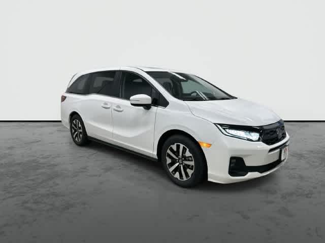 2026 Honda Odyssey photo 5 of 32
