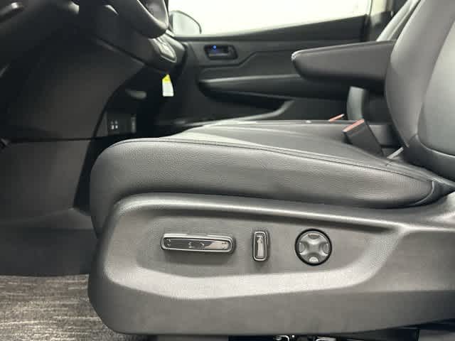 2026 Honda Odyssey photo 26 of 32