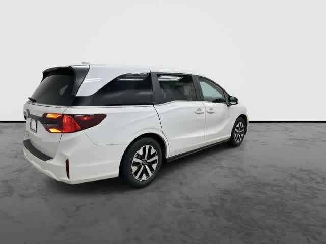 2026 Honda Odyssey photo 4 of 32