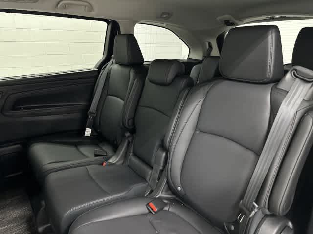 2026 Honda Odyssey photo 14 of 32