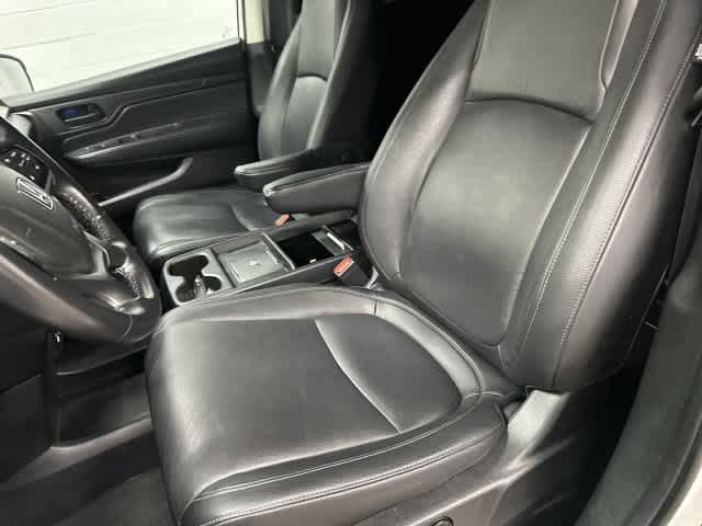 2025 Honda Odyssey photo 10 of 32
