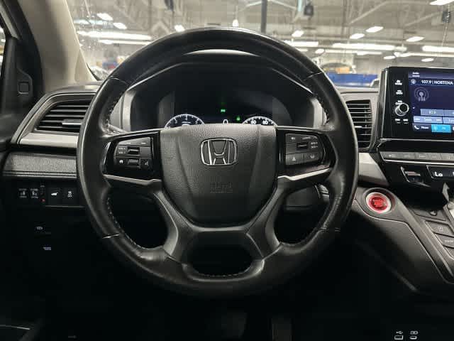2025 Honda Odyssey photo 15 of 32