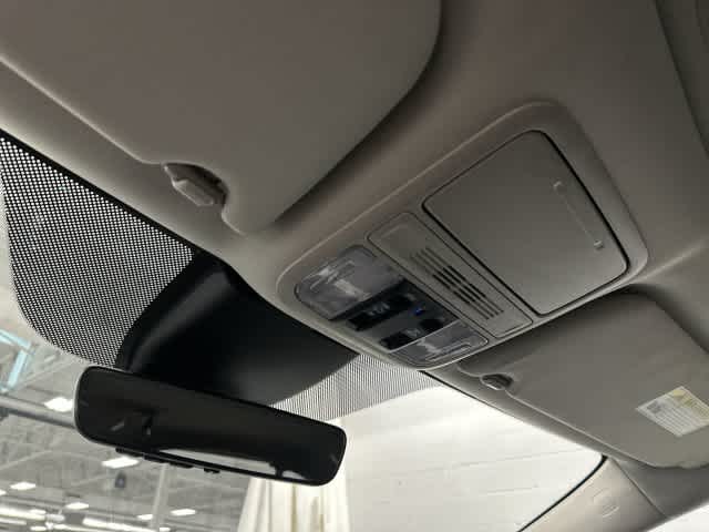 2025 Honda Odyssey photo 21 of 32
