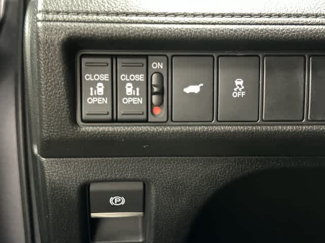 2025 Honda Odyssey photo 19 of 32