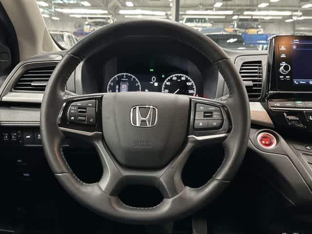 2025 Honda Odyssey photo 15 of 32