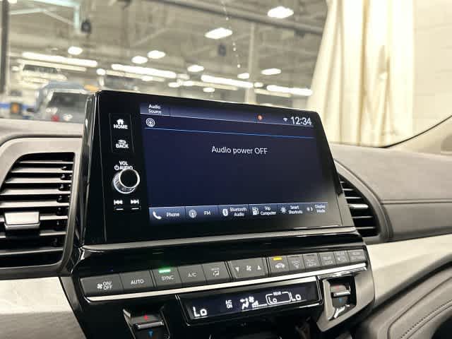 2025 Honda Odyssey photo 22 of 32