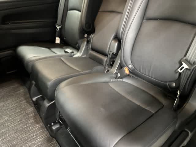 2025 Honda Odyssey photo 11 of 32