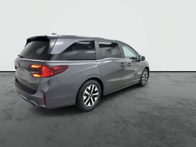 2025 Honda Odyssey photo 4 of 32