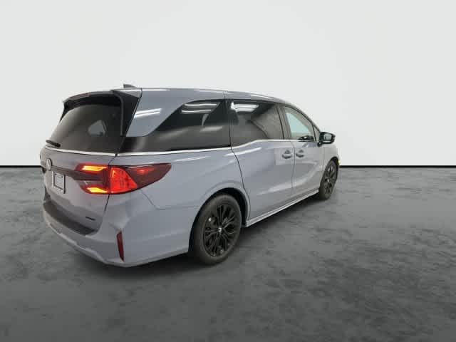 2026 Honda Odyssey photo 3 of 32