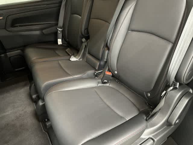 2026 Honda Odyssey photo 11 of 32