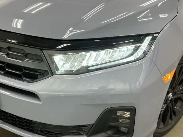 2026 Honda Odyssey photo 31 of 32