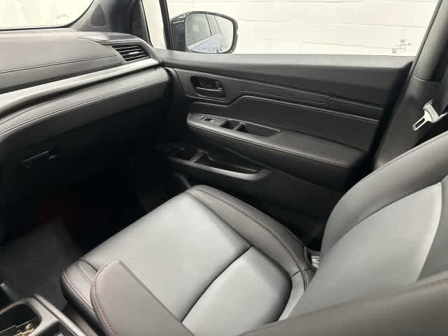 2026 Honda Odyssey photo 13 of 32